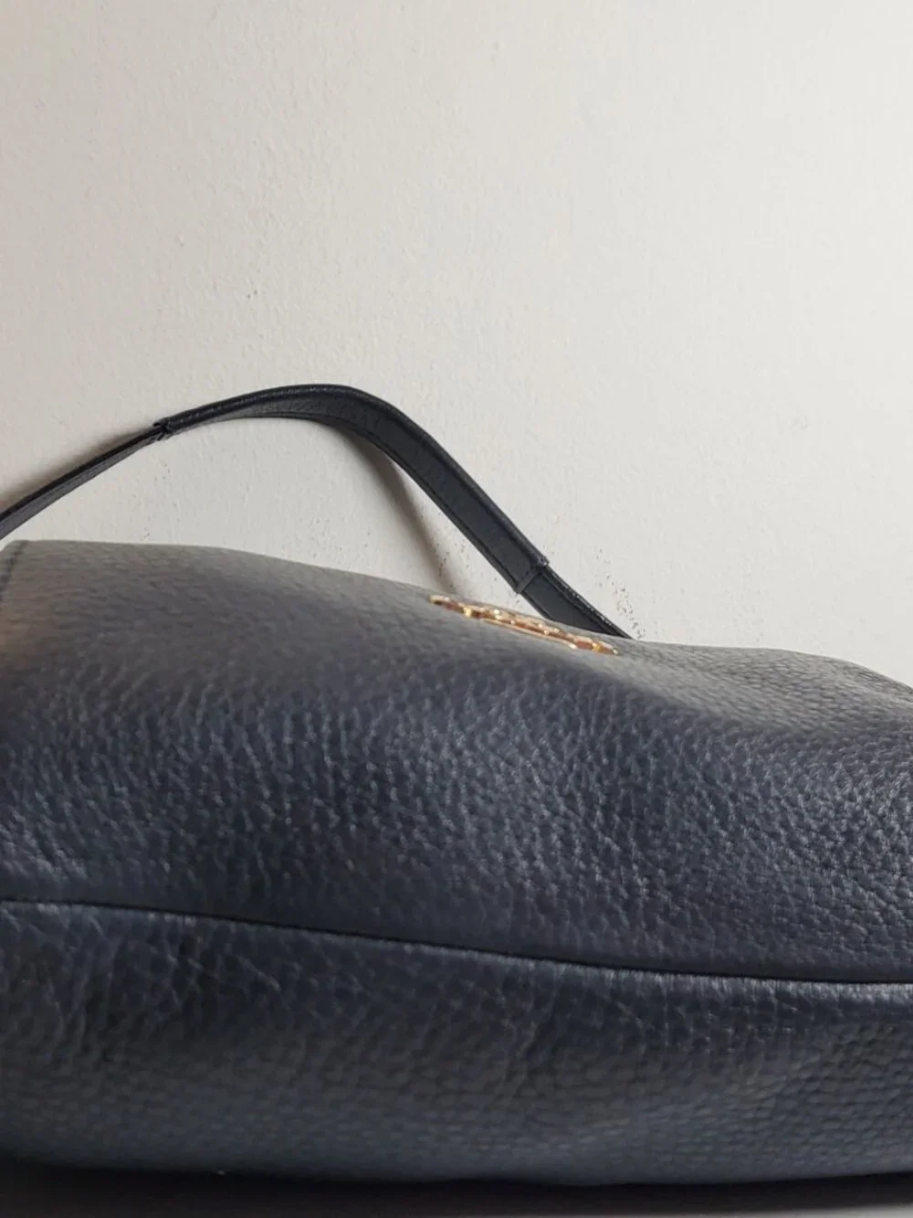 42. COACH dark navy pebbled hobo zip top shoulder bag gold hardware